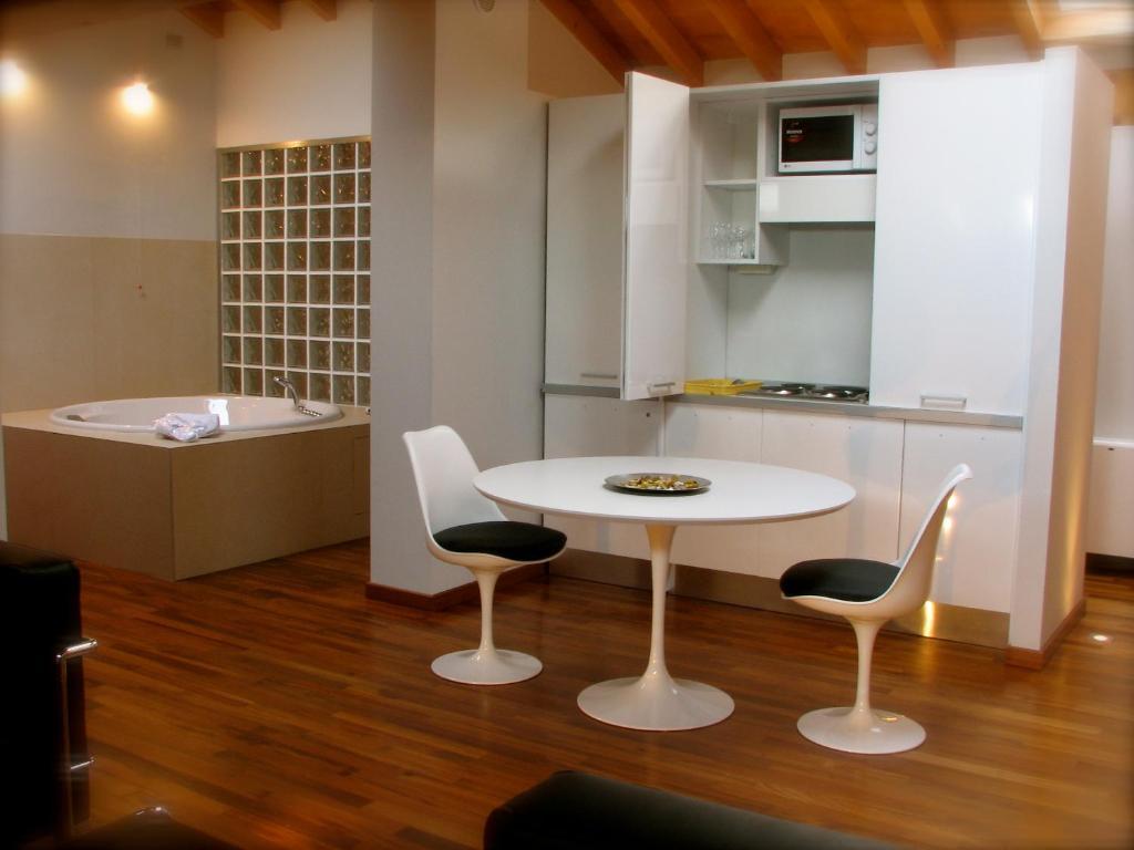 Parizzi Suites & Restaurant Parma Rom bilde