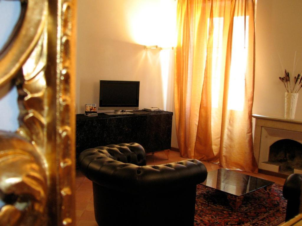 Parizzi Suites & Restaurant Parma Rom bilde