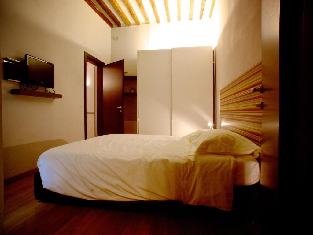 Parizzi Suites & Restaurant Parma Rom bilde